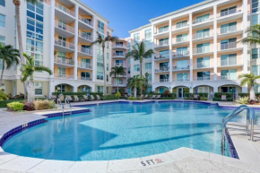 Lantana Condo with Balcony 11 Mi to Palm Beach!
